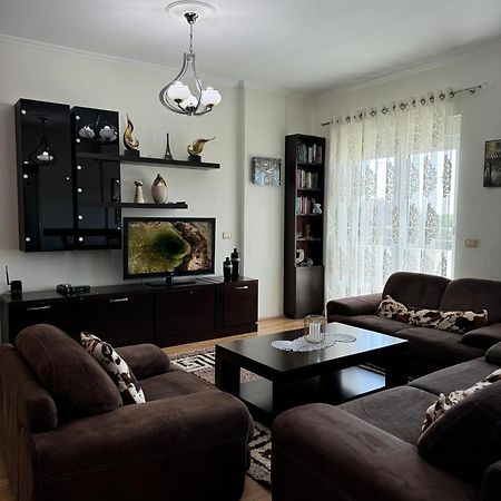 Spacious & Cozy Family Apt Near Sanatorium Διαμέρισμα Τίρανα Εξωτερικό φωτογραφία