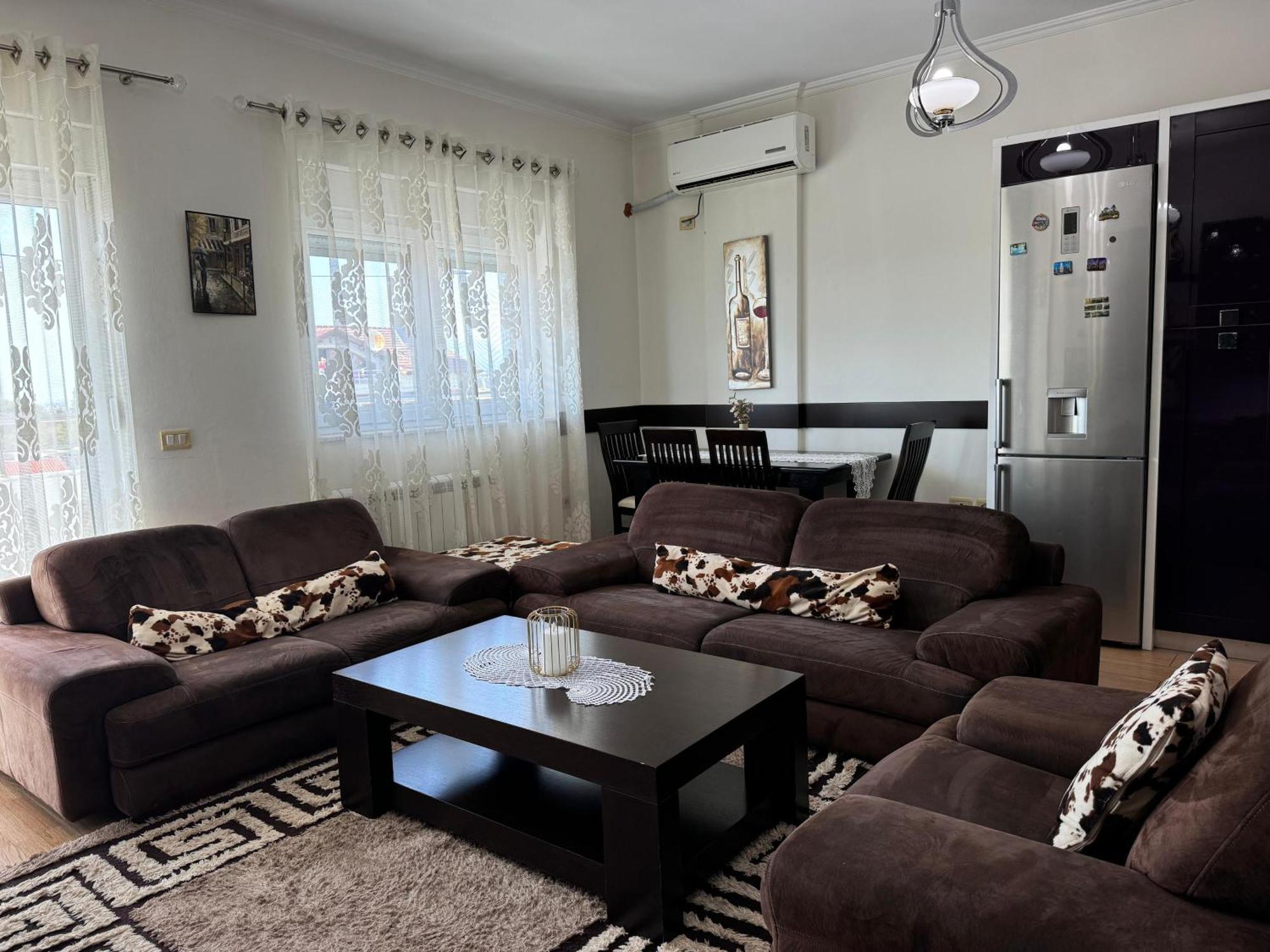 Spacious & Cozy Family Apt Near Sanatorium Διαμέρισμα Τίρανα Εξωτερικό φωτογραφία